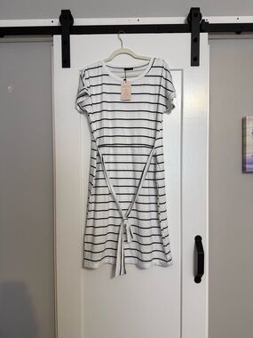 Arolina Striped Crewneck Tee in White and Navy